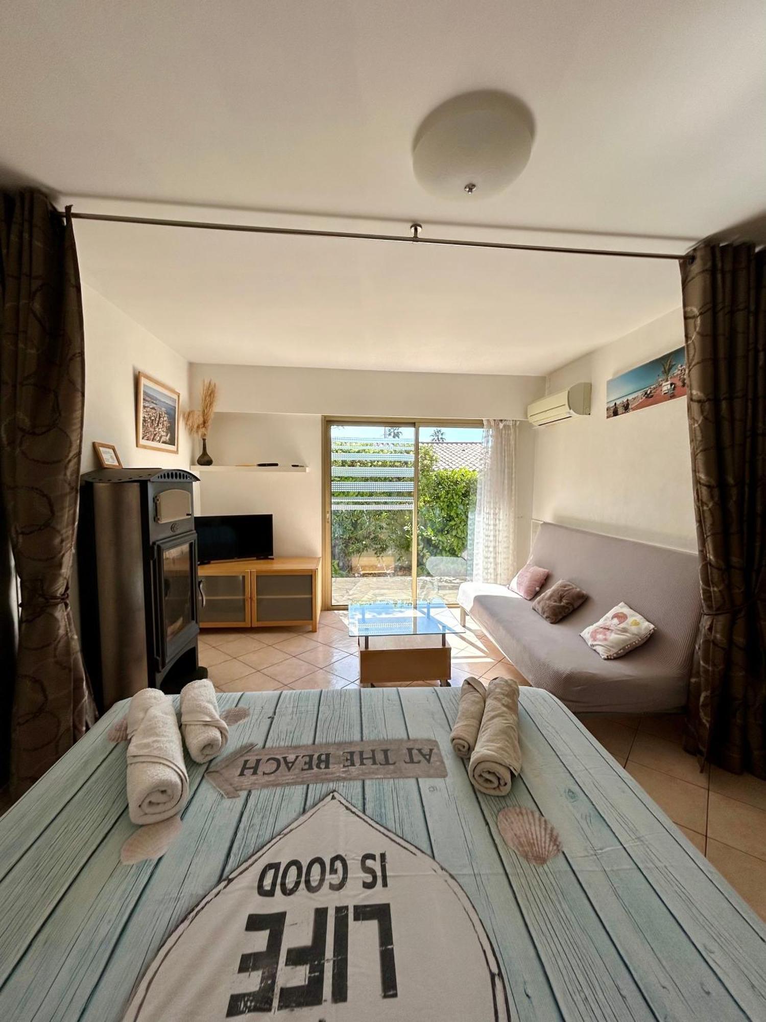 Les Ondes - Terrasse Rdc Villa Calme Parking Proche Plage Antibes Kültér fotó