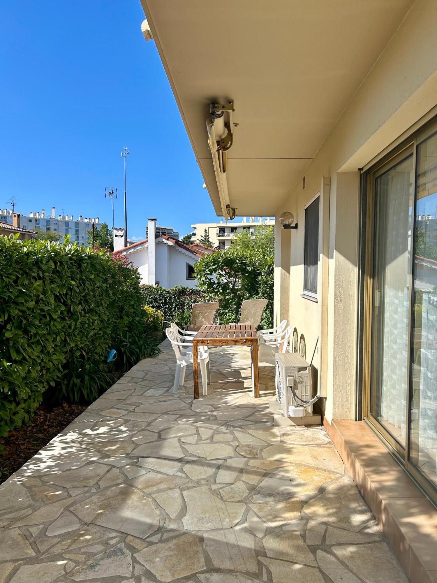 Les Ondes - Terrasse Rdc Villa Calme Parking Proche Plage Antibes Kültér fotó