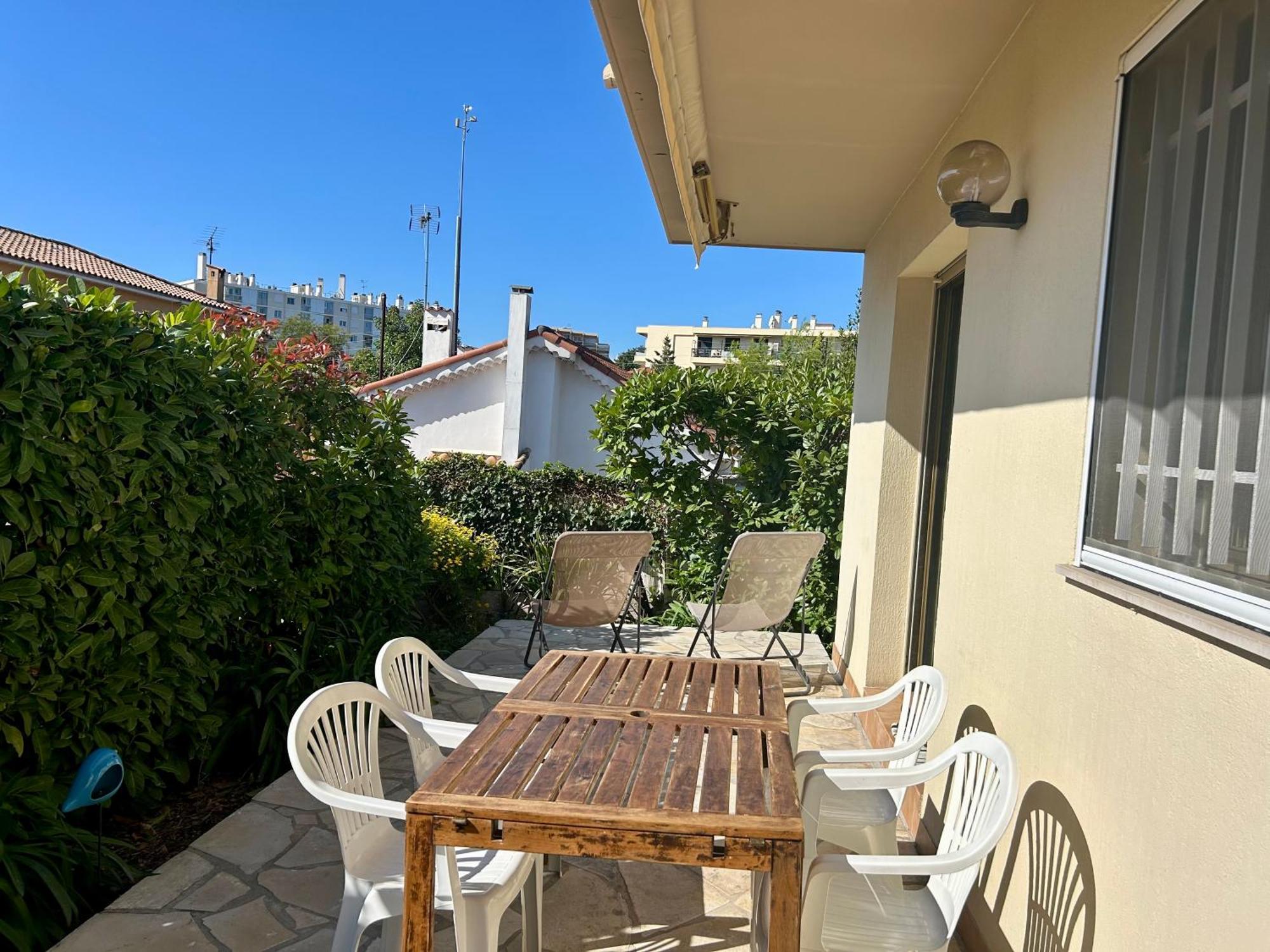 Les Ondes - Terrasse Rdc Villa Calme Parking Proche Plage Antibes Kültér fotó
